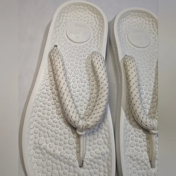 ALLBIRDS Sandals White Blizzard Sugar Zeffers Flip Flops Women's Size US 9.5 EUC - Picture 7 of 13